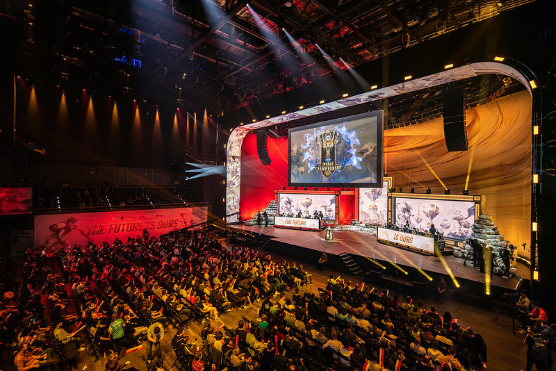 白熱の一戦となった「SKT vs. RNG」を徹底解剖！＜グループステージDay2＞【『LoL』世界大会2019現地レポート】 | GAMERS ZONE