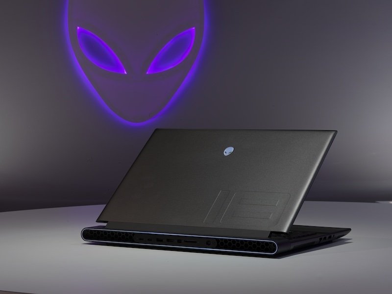デル、18インチモニター搭載のゲーミングノートPC「Alienware m18 R2